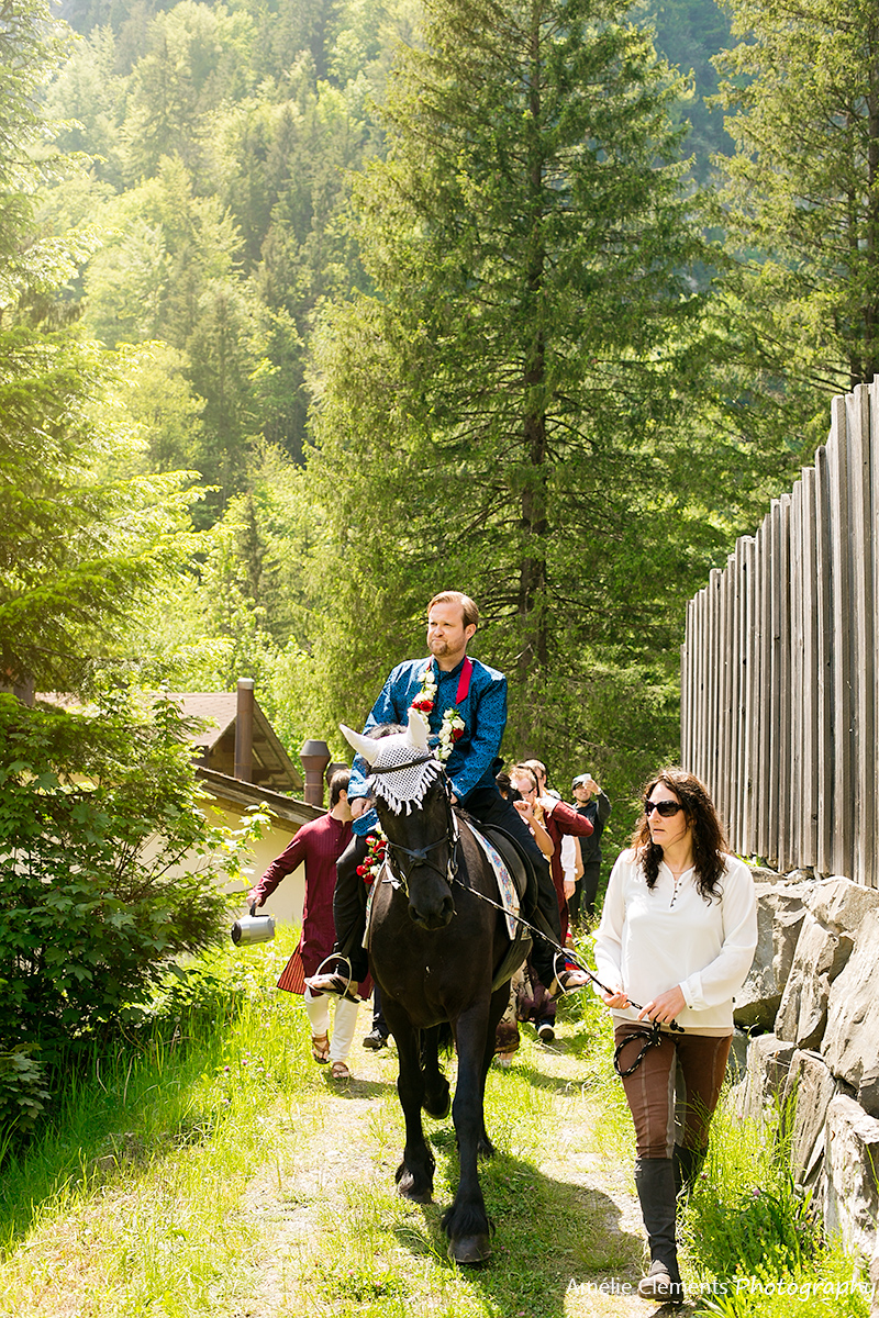wedding_Blausee_lake_oberland_bern_indian_ceremony_horse_groom_amelie_clements_photography