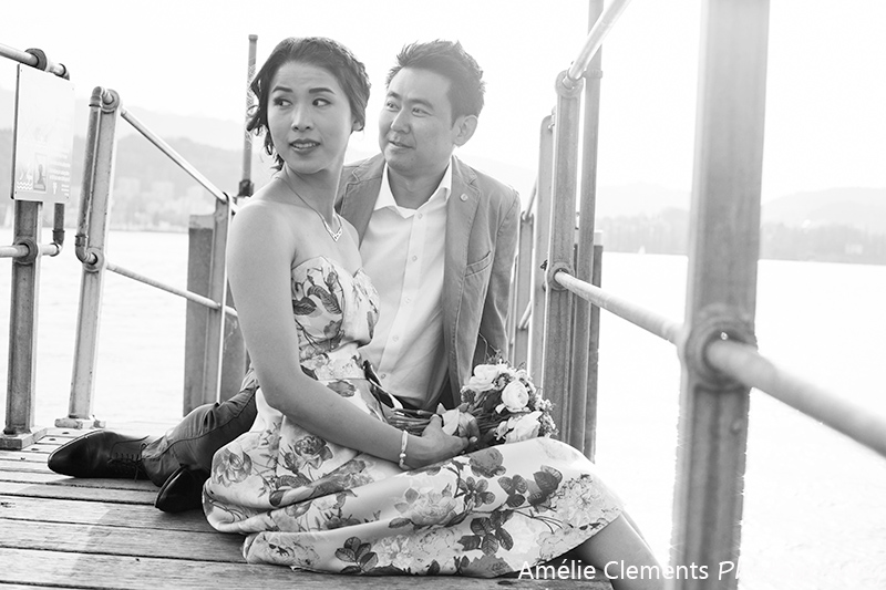 pre-wedding_photosession_engagement_CT_amelie_clements_photographyswitzerland_wedding_photographer_luzern_lucerne_hong-kong_lake_asian_couple_sunset_pontoon_black_white