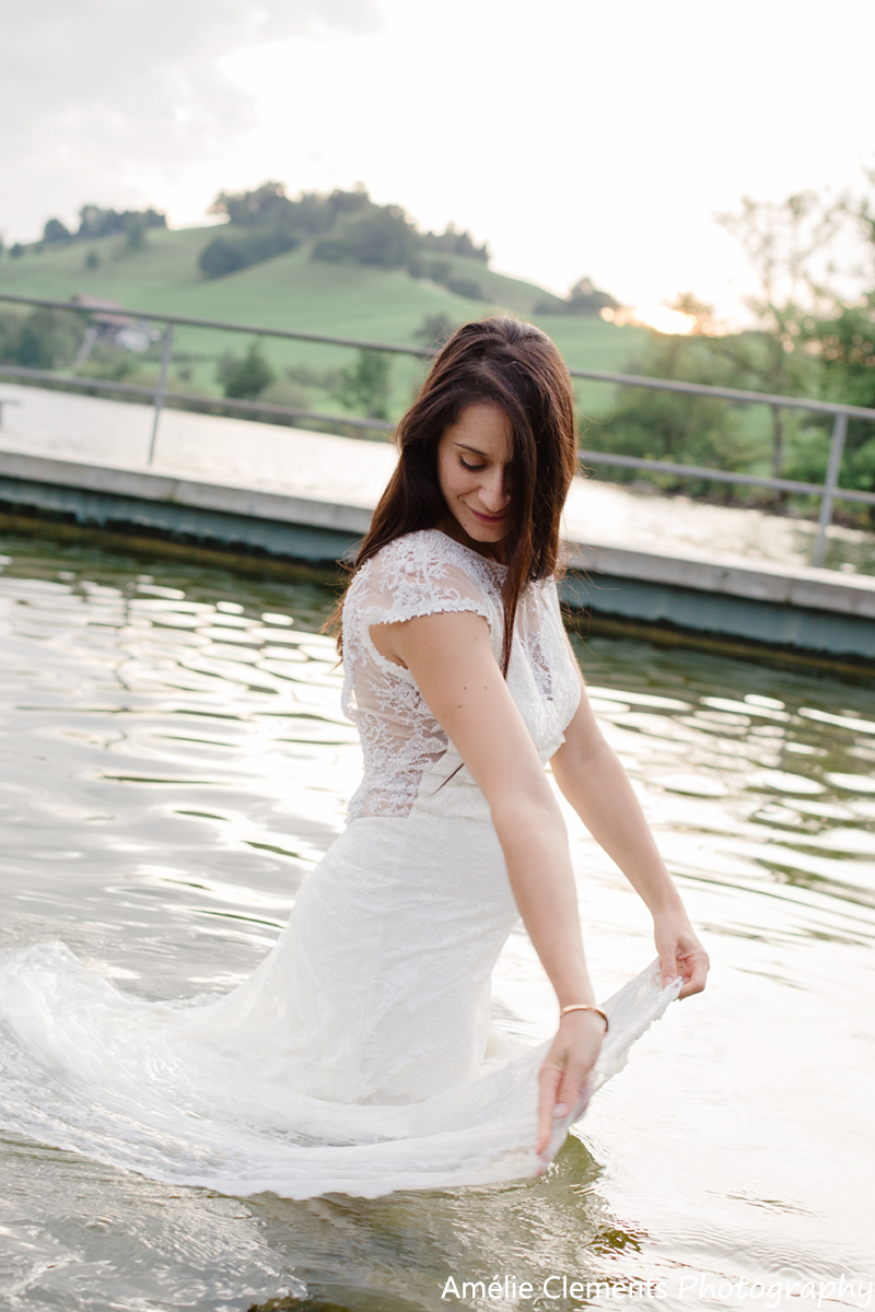 wedding-photographer-zurich-postwedding-trash-the-dress-switzerland-amelie-clements-photography-pregnant-bride-water