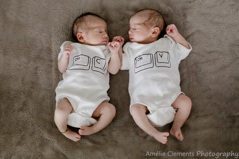 baby-photographer-horgen-switzerland-twins-newborn-photoshoot-zurich-silvercoast-Amelie-Clements