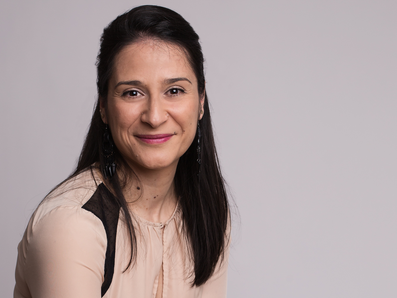 business portrait photoshoot zurich modern elegant photo-studio professional image linkedin photo