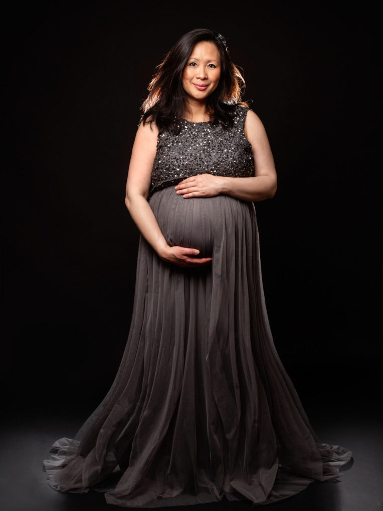 pregnancy photographer zurich elegant photo-studio portraits Amelie Clements