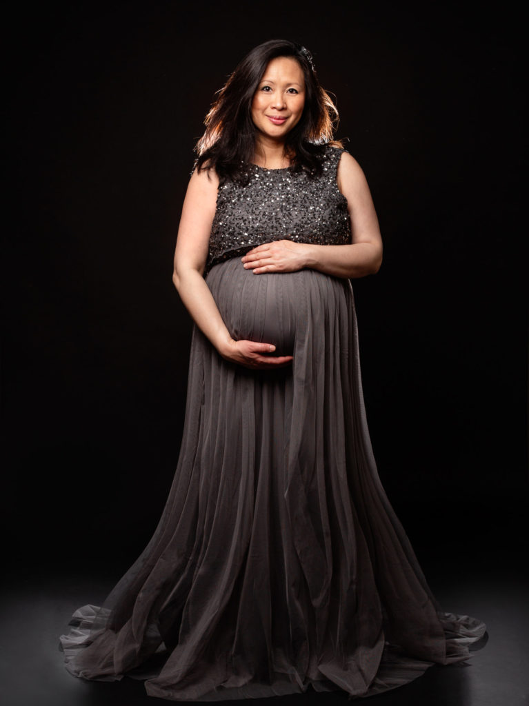 pregnancy photographer zurich elegant photo-studio portraits Amelie Clements