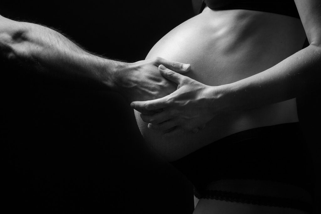 pregnancy-photographer-zurich-portfolio-amelie-clements-22