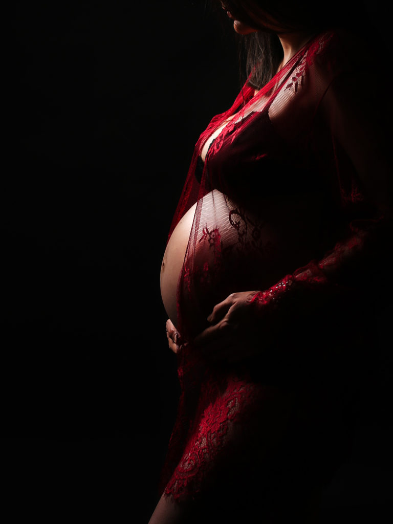 pregnancy photographer zurich elegant photostudio Amelie Clements Maternity photoshoot