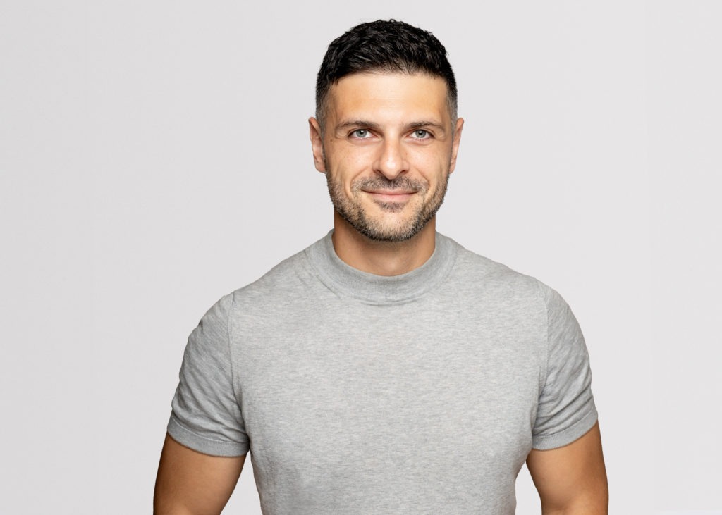 business portrait photographer zurich modern corporate headshot young CEO startup studio photoshoot Amelie Clements