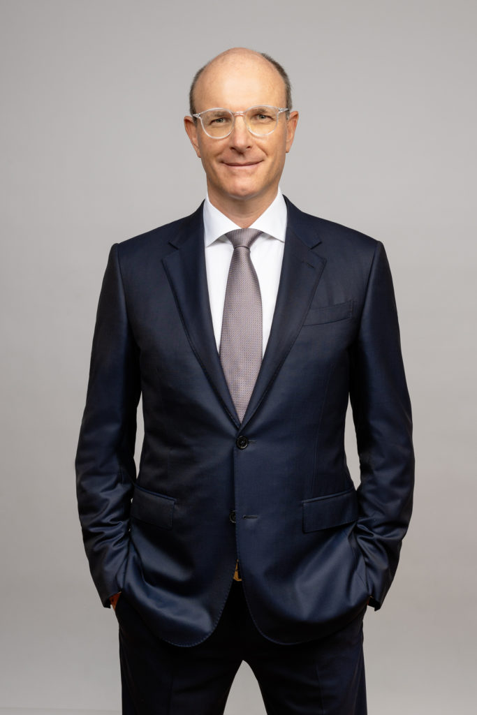 business portrait photographer zurich modern corporate headshot CEO executive committee studio photoshoot Amelie Clements