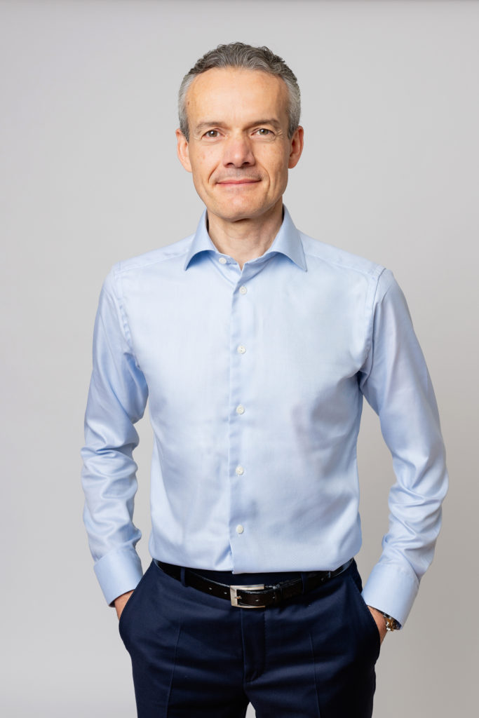 business headshot zurich photographer Amelie Clements -modern elegant professional portrait ceo executive man