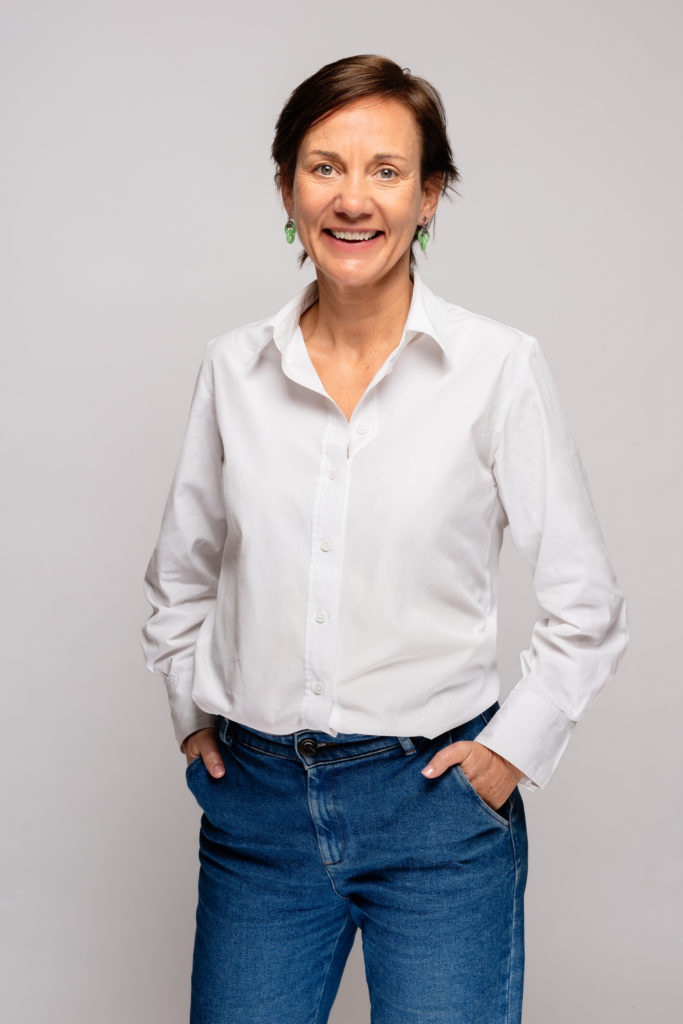 business portrait photographer zurich modern corporate headshot woman executive studio photoshoot Amelie Clements