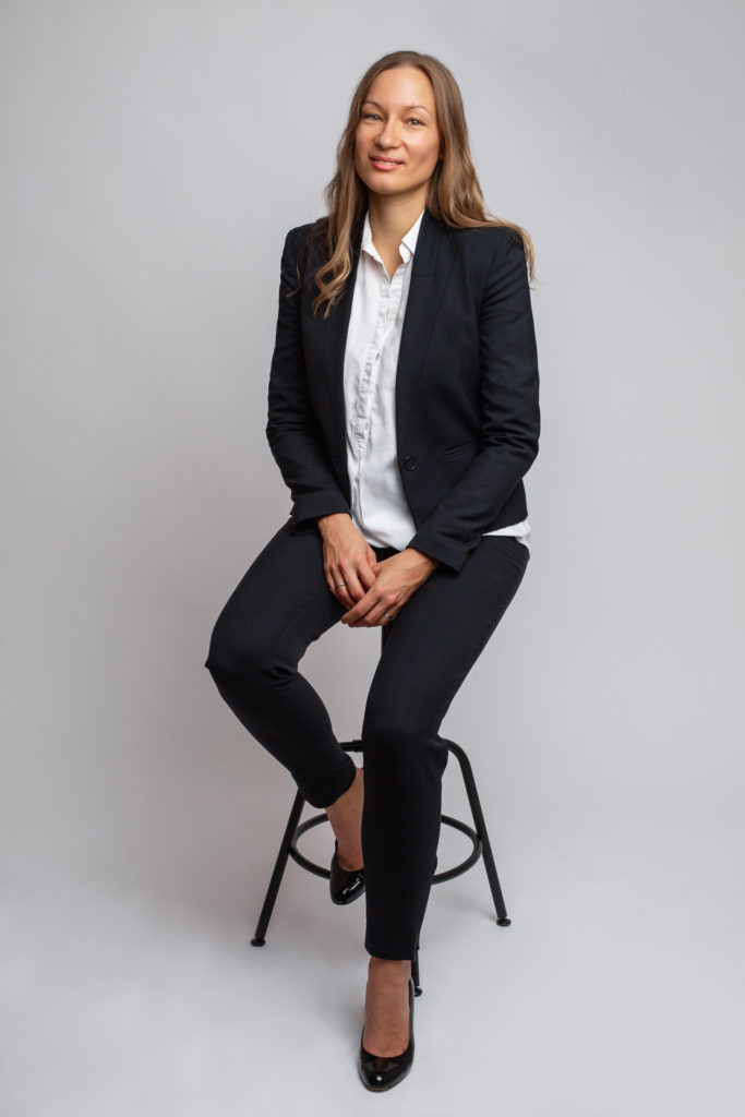 corporate portrait woman photographer business headshot zurich amelie clements portfolio