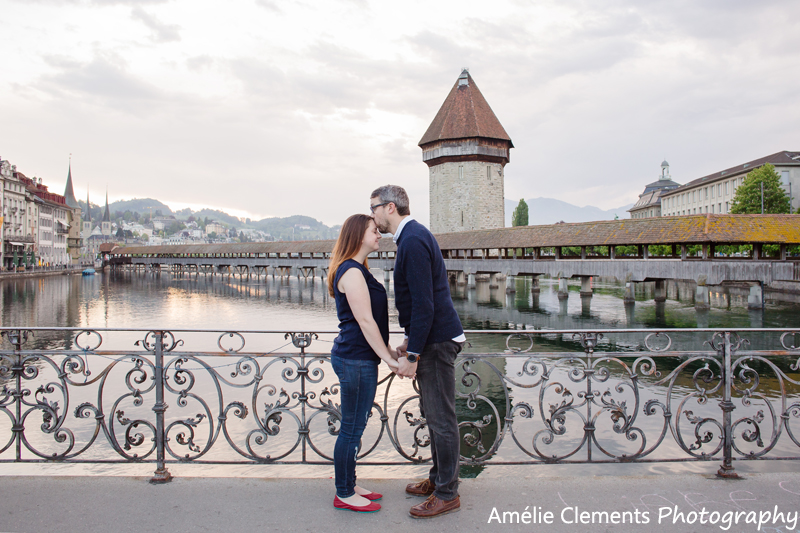 couple-photo-shoot-lucerne-engagement-photographer-switzerland-luzern-amelie-clements-pre-wedding-kapellbrucke-love