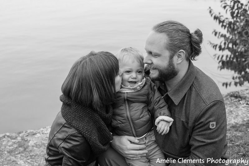 family-photographer-richterswil-zurich-switzerland-amelie-clements-autumn-zuri-lake-zurisee-child-photo-shoot
