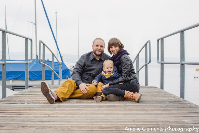 family-photographer-richterswil-zurich-switzerland-amelie-clements-lake-portrait-pontoon