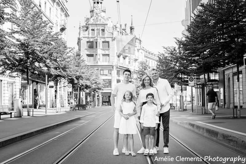 family photographer Zurich Switzerland Amelie Clements photo-shoot city center photoshoot swiss american expat child portrait black white