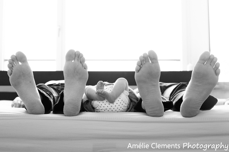newborn-baby-photographer-zurich-switzerland-amelie-clements-maternity-photo-shooting-before-after-feet