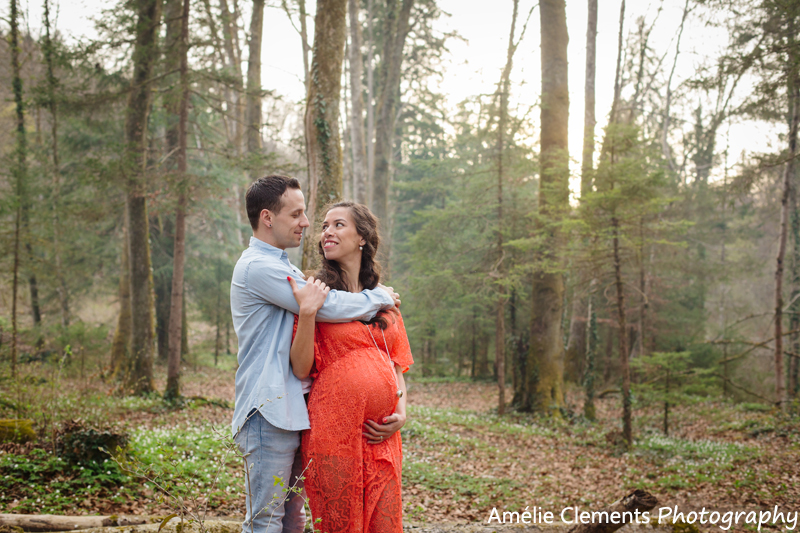 pregnancy-photographer-winterthur-maternity-photo-shoot-amelie-clements-portrait-woods-parents-34weeks-baby-bump
