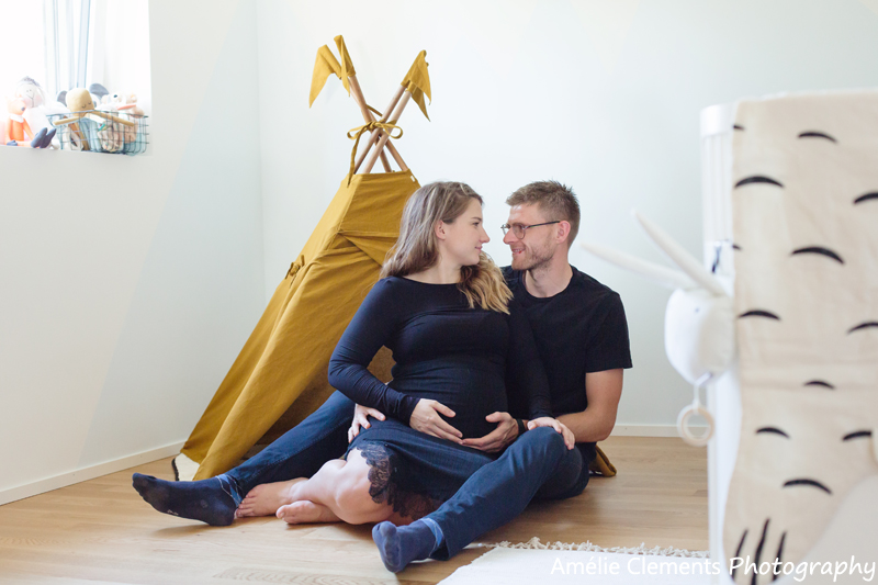 pregnancy-photographer-zurich-amelie-clements-home-baby-room-schwamendingen