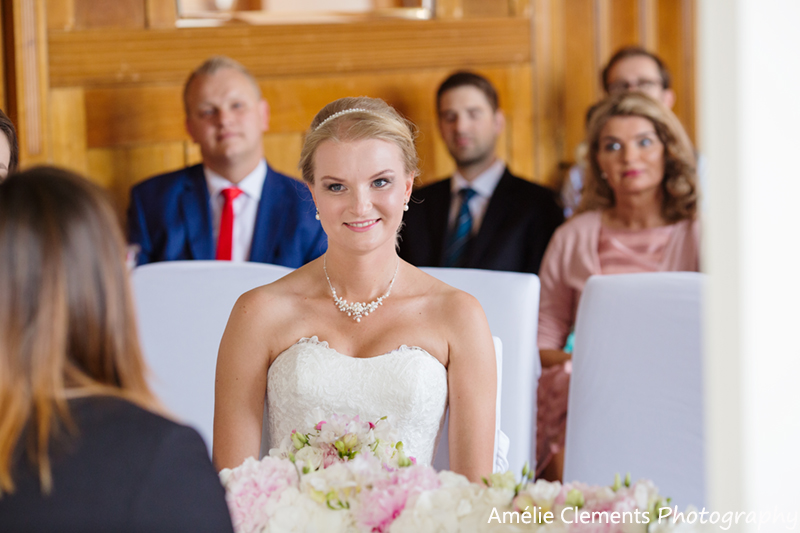 wedding-photographer-switzerland-zurich-engagement-ceremony-bride-laughs