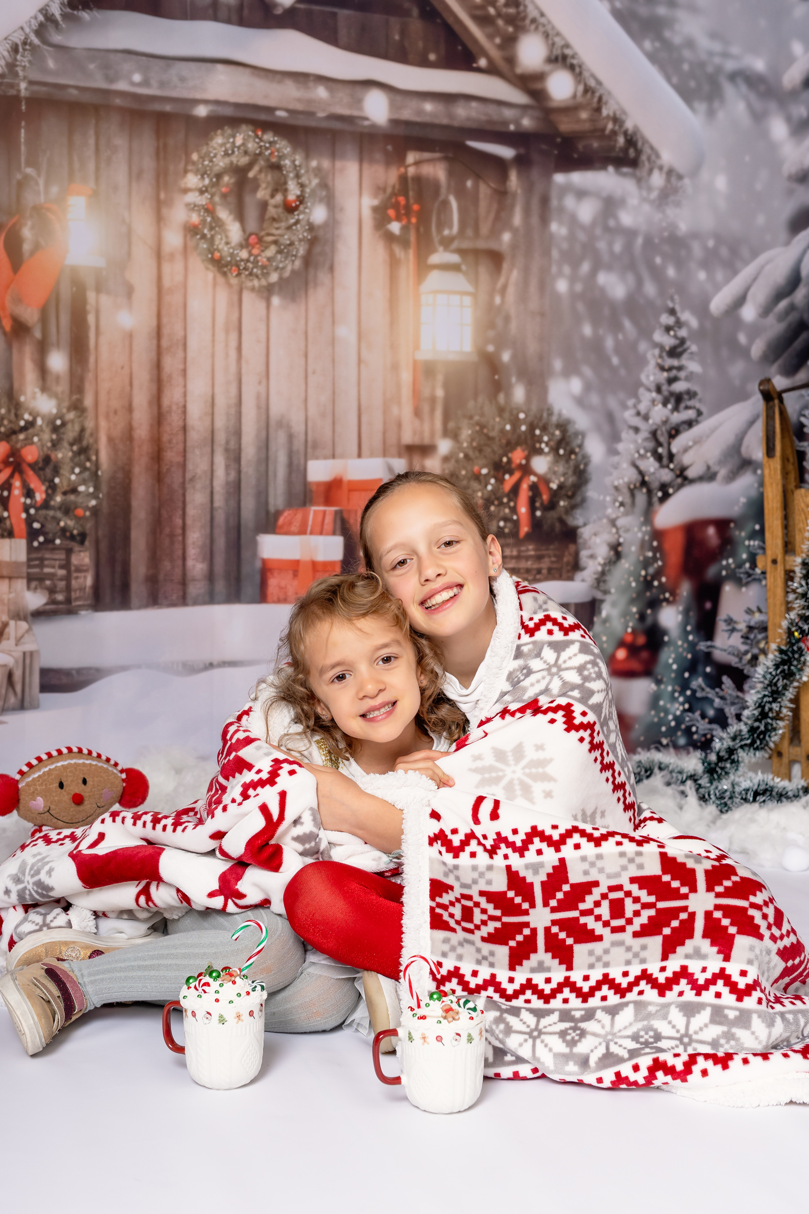 Christmas_mini_photoshoot_Zurich xmas_children_family_switzerland_Amelie-Clements_snow-chalet