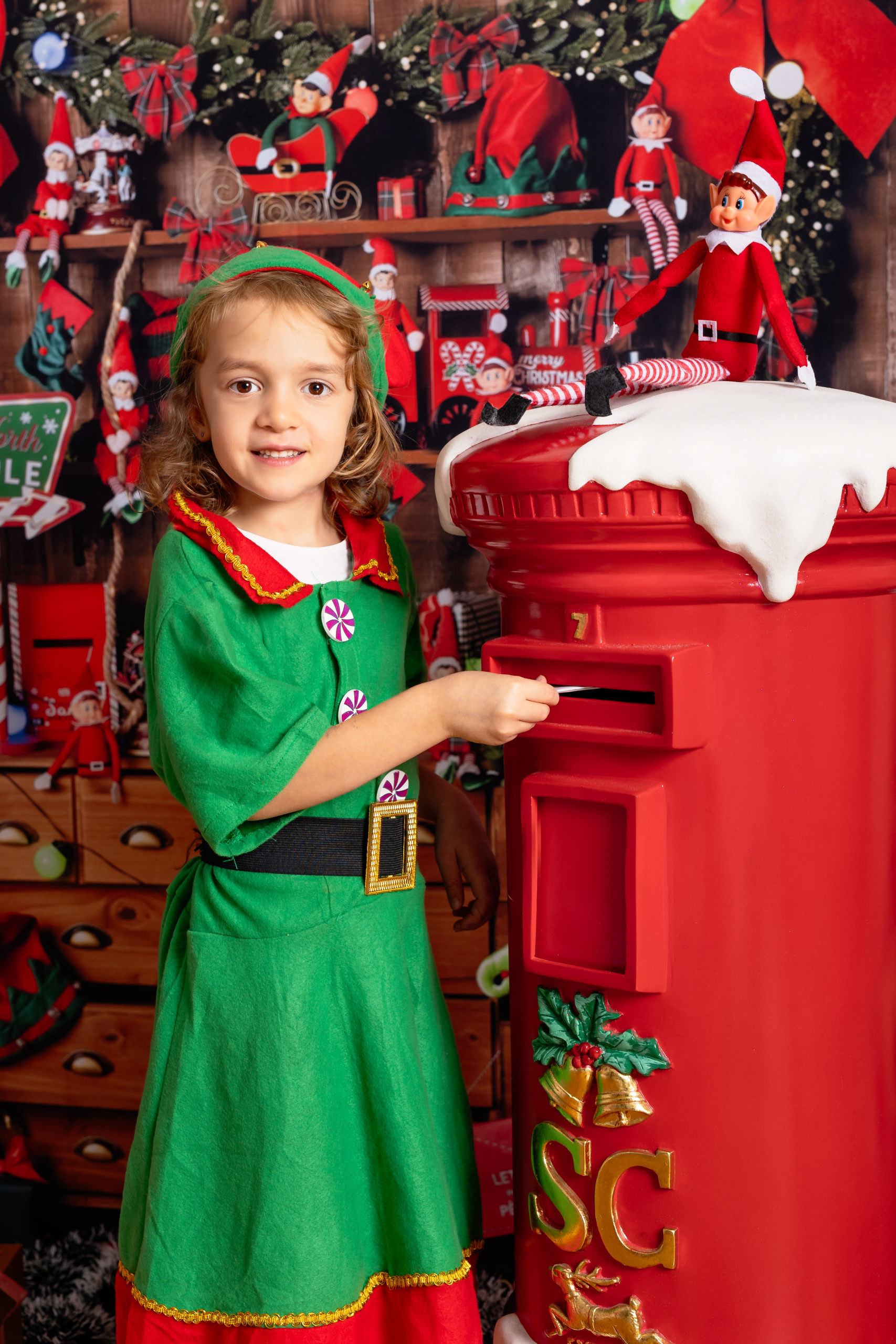 chrismas_mini_photoshoot_Zurich_xmas_elf-on-the-shelf_Switzerland_children_Amelie-Clements