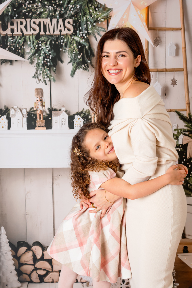 christmas-mini-photo-session-zurich-studio-portrait-elegant-family-Switzerland_Amelie-Clements